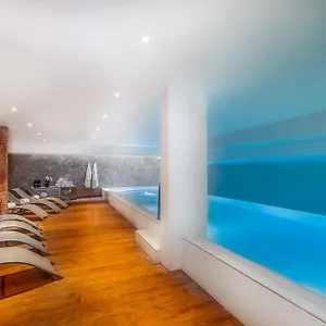 Otel Montaigne &